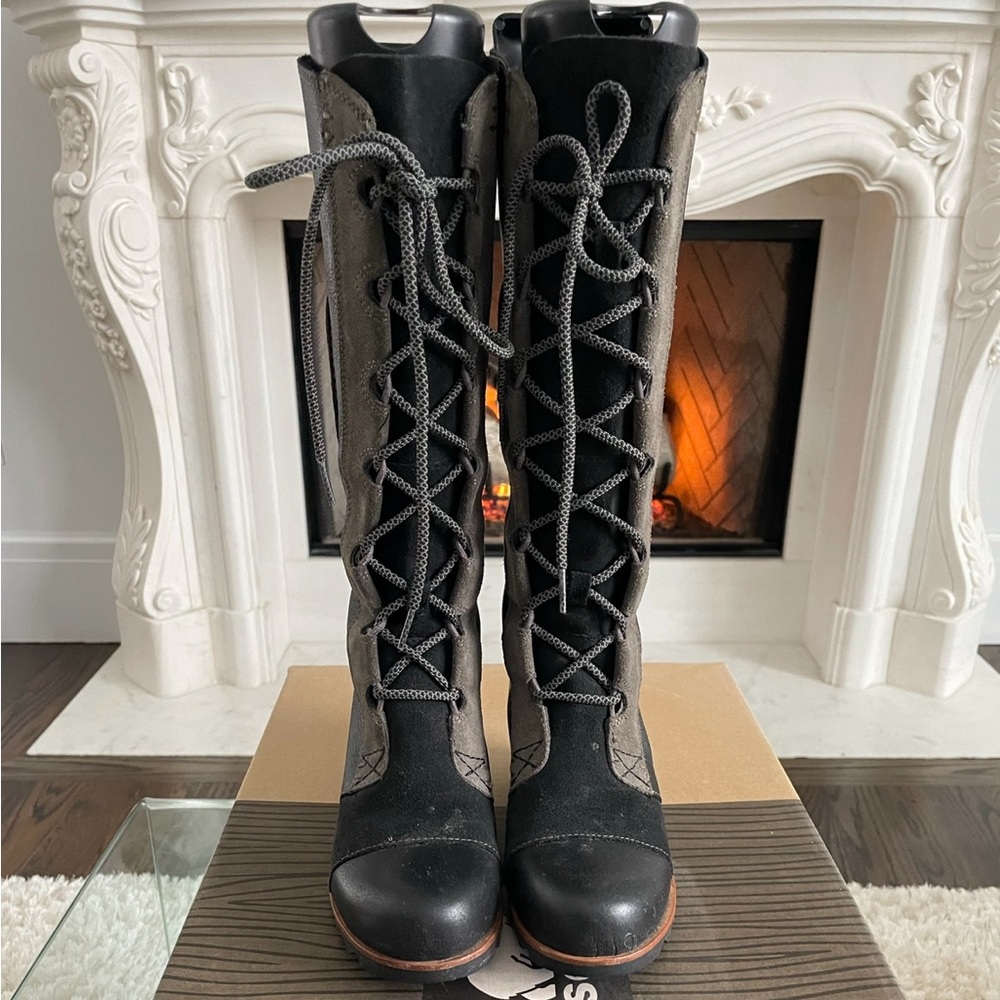Sorel Cate the Great Wedge boot. Black size 6. EUC.